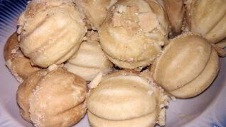 Домашние орешки со сгущенкой