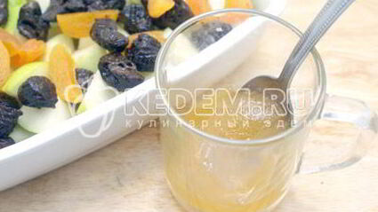 фрукты запеченные в медовом сиропе