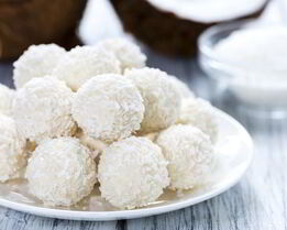Кокосовые конфеты с миндалем