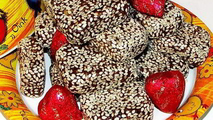 конфетки из чернослива, грецких орехов и шоколада