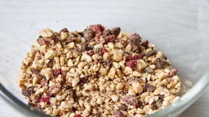 ореховые конфеты в белом шоколаде