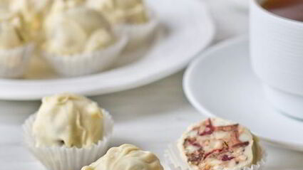 ореховые конфеты в белом шоколаде