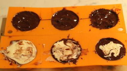 шоколадные конфеты с сезамом мраморные