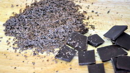 шоколадные конфеты с тыквенным кремом, мандариновым мармеладом и миндалем