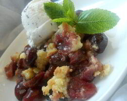 Крамбл с черешней