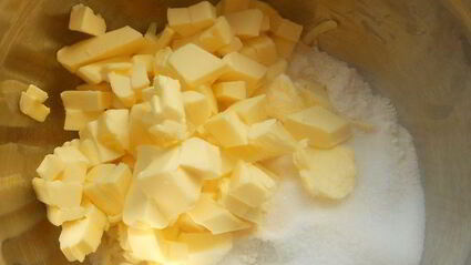 крамбл с черешней