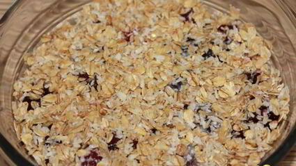 крамбль с ежевикой и кокосовым молоком