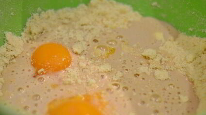 бархатная галета с творожным кремом и ягодами