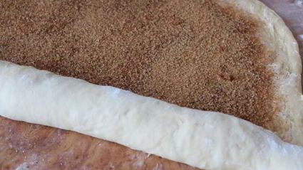 булочки с корицей и сливочным кремом