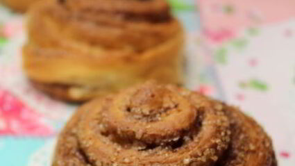 булочки с корицей и сливочным кремом