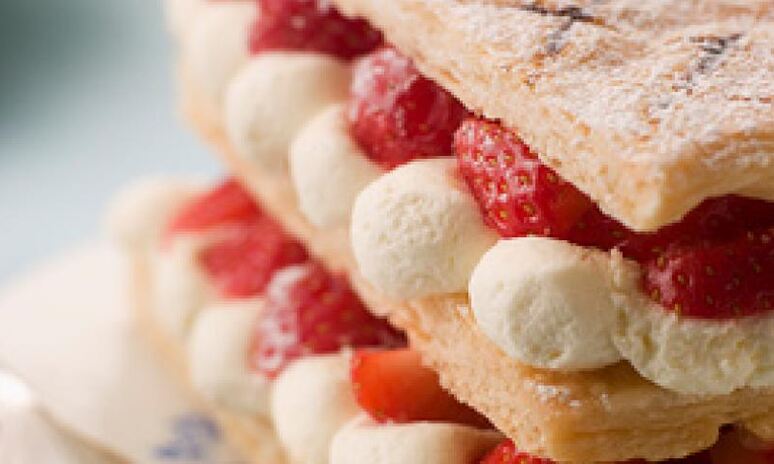 Рецепт десерт с клубникой и кремом шантийи