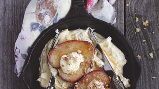 Груши с кремом из маскарпоне