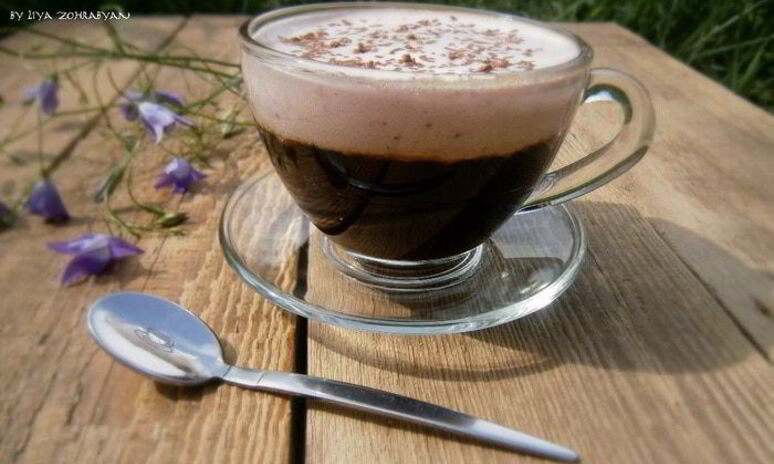 Рецепт кофе с белково-клубничным кремом