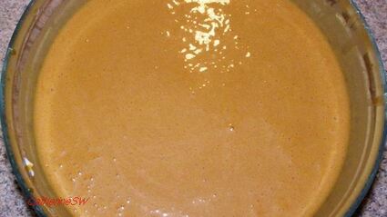 крем-брюле с малиново-клубничным соусом