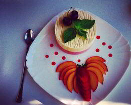 Крем-пломбир с ягодами и мятой