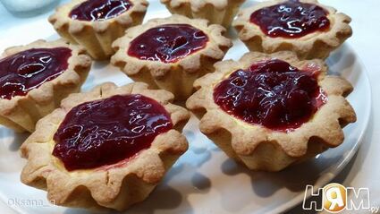 песочные корзиночки с творогом и белковым кремом