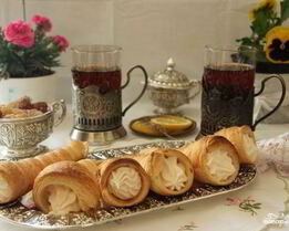 Слоеные трубочки с белковым кремом