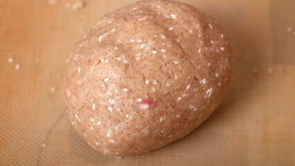 яблочные печенья с отрубями, кунжутом и творожным кремом