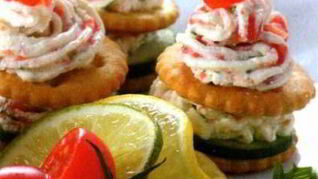 Закуска с сырным кремом и красной икрой