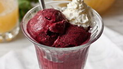 черничное мороженое на сметане