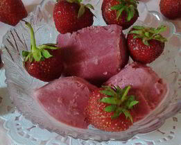 Домашнее мороженое из ягод и йогурта