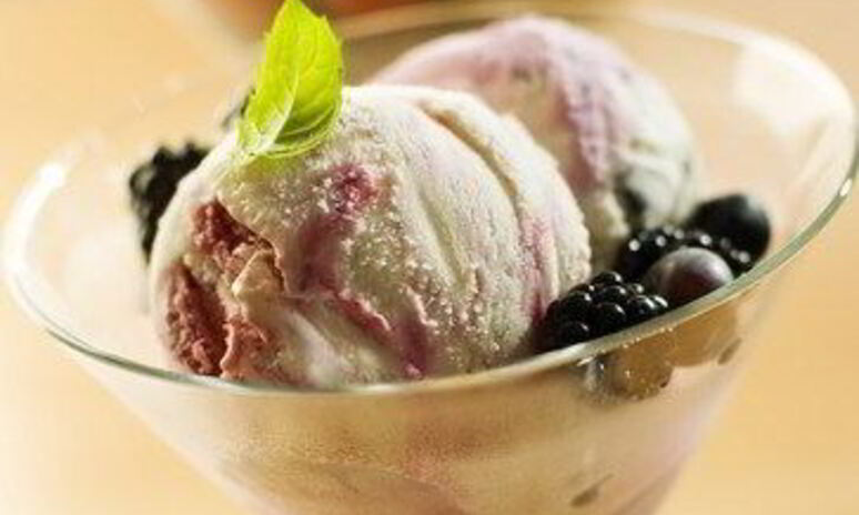 Рецепт ежевично-сливочное мороженое