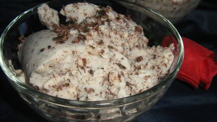 имбирно-шоколадное мороженое из йогурта