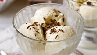 Классическое ванильное мороженое