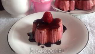 Клубничное мороженое в шоколадной глазури