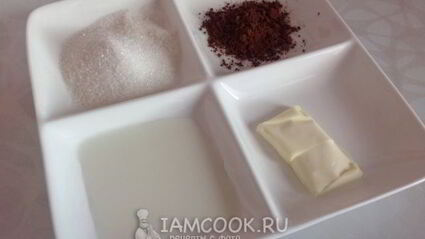 клубничное мороженое в шоколадной глазури