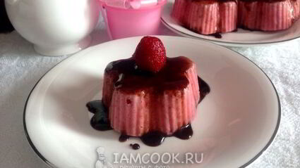 клубничное мороженое в шоколадной глазури