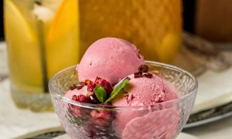 Рецепт малиновое мороженое