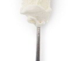 Молочное ванильное мороженое