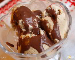 Мороженое медово-лимонное с орехами