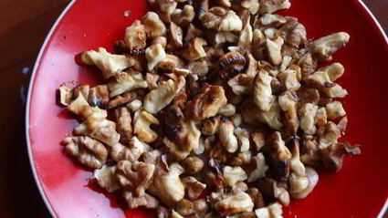 мороженое медово-лимонное с орехами