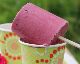 Мороженое на йогурте со смородиной