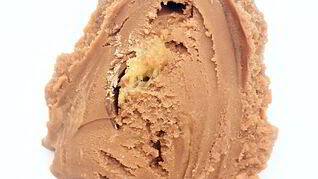 Мороженое с молочным шоколадом и конфетами Maltesers