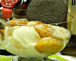 Мороженое с яблоками Grand Marnier