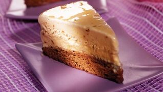 Торт-мороженое с карамелью