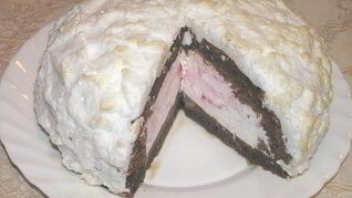 Вишневый торт-мороженое с шоколадным бисквитом
