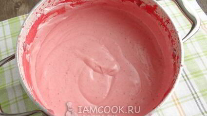 клубнично-зефирный мусс