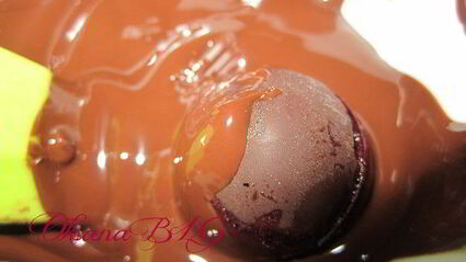 конфеты с черничным муссом