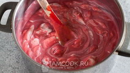 малиновый муссовый торт