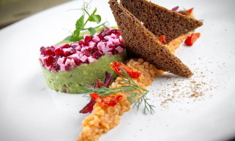 Рецепт мусс из авокадо с киноа и свеклой