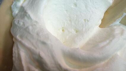 мусс из белого шоколада с персиками