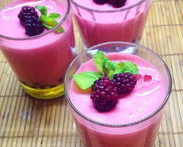 Мусс из брусники и ежевики