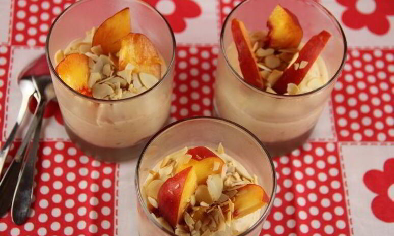 Рецепт персиковый мусс с медом и миндалем