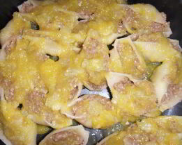 Сладкая паста с яблочным муссом под апельсиновым соусом