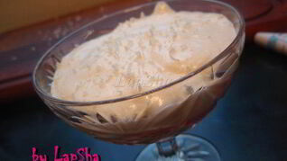 Сливы в сиропе с муссом из белого шоколада