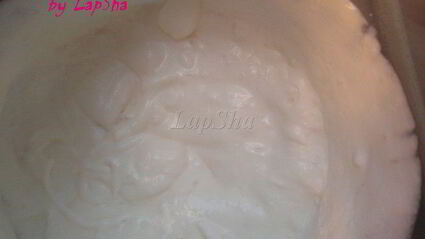 сливы в сиропе с муссом из белого шоколада